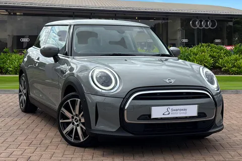 DP22SUU Mini Hatch 1.5 Cooper Classic Euro 6 (s/s) 3dr Thumbnail #2