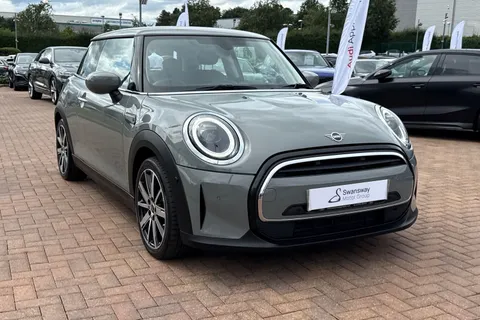 DP22SUU Mini Hatch 1.5 Cooper Classic Euro 6 (s/s) 3dr Thumbnail #9