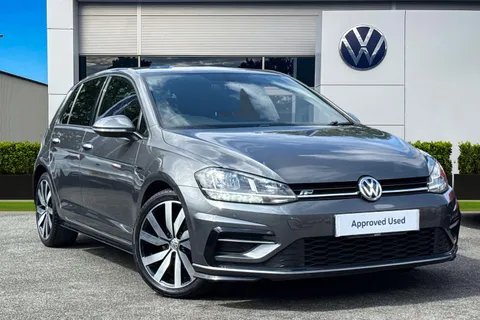 Volkswagen Golf R-Line 1.5 | 18' Alloys