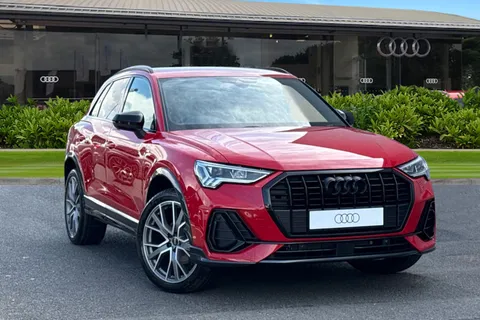  Audi Q3 2.0 TDI 35 Black Edition S Tronic Euro 6 (s/s) 5dr Thumbnail #2