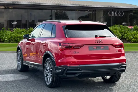  Audi Q3 2.0 TDI 35 Black Edition S Tronic Euro 6 (s/s) 5dr Thumbnail #3