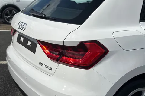 Audi A1 1.0 TFSI 25 Sport Sportback Euro 6 (s/s) 5dr Thumbnail #8