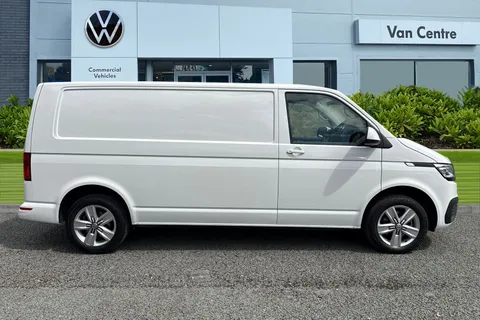 CX24NPY Volkswagen Transporter 2.0 TDI 150 Highline Van Thumbnail #4