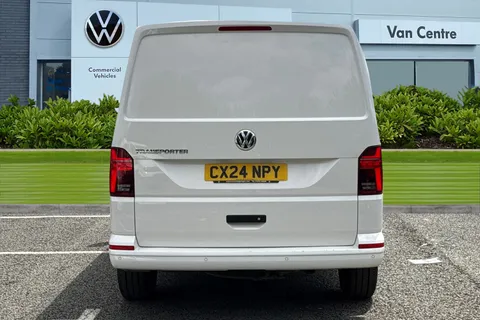 CX24NPY Volkswagen Transporter 2.0 TDI 150 Highline Van Thumbnail #5
