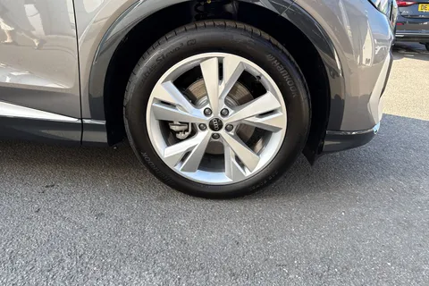 DK25VPY Audi Q4 e-tron 125kW 35 55kWh S Line 5dr Auto [Leather] Thumbnail #10