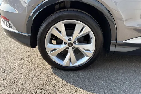 DK25VPY Audi Q4 e-tron 125kW 35 55kWh S Line 5dr Auto [Leather] Thumbnail #11