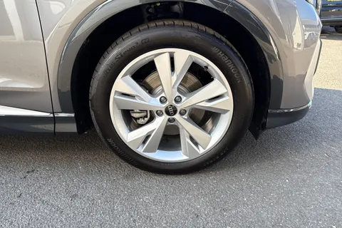 DK25VPY Audi Q4 e-tron 125kW 35 55kWh S Line 5dr Auto [Leather] Thumbnail #12