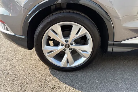 DK25VPY Audi Q4 e-tron 125kW 35 55kWh S Line 5dr Auto [Leather] Thumbnail #13