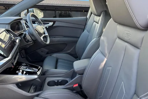 DK25VPY Audi Q4 e-tron 125kW 35 55kWh S Line 5dr Auto [Leather] Thumbnail #16