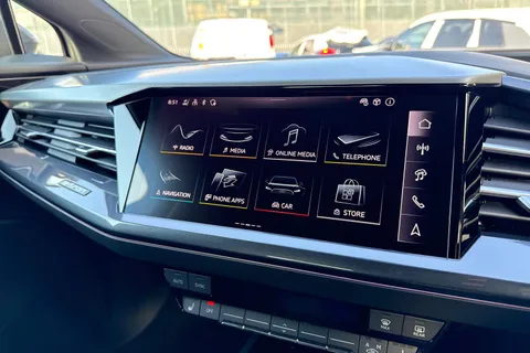 DK25VPY Audi Q4 e-tron 125kW 35 55kWh S Line 5dr Auto [Leather] Thumbnail #31