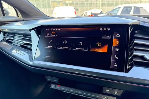 DK25VPY Audi Q4 e-tron 125kW 35 55kWh S Line 5dr Auto [Leather] Thumbnail #33