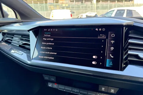 DK25VPY Audi Q4 e-tron 125kW 35 55kWh S Line 5dr Auto [Leather] Thumbnail #38