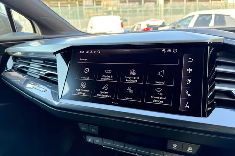 DK25VPY Audi Q4 e-tron 125kW 35 55kWh S Line 5dr Auto [Leather] Thumbnail #46