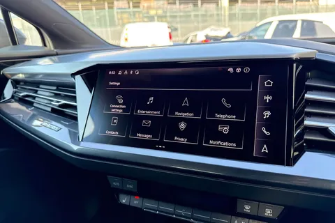 DK25VPY Audi Q4 e-tron 125kW 35 55kWh S Line 5dr Auto [Leather] Thumbnail #47