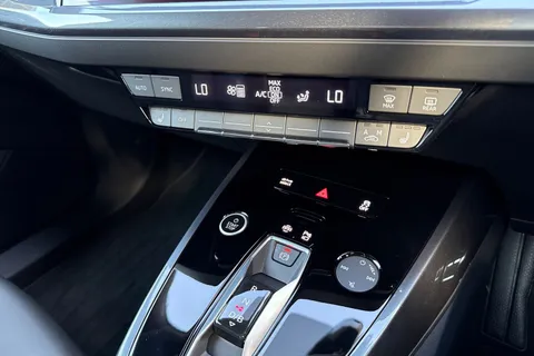 DK25VPY Audi Q4 e-tron 125kW 35 55kWh S Line 5dr Auto [Leather] Thumbnail #48