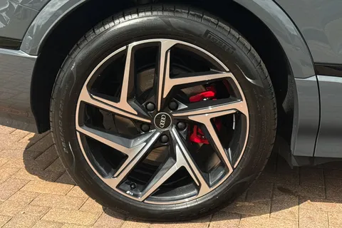 BG25OWX Audi Q6 E-Tron Q6 SUV Edition 1 e-tron quattro 285,00 kW Thumbnail #11