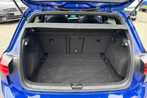 SJ73WFM Volkswagen Golf 2.0 TSI 4Motion DSG R | Heated Seats | Panoramic sunroof Thumbnail #7