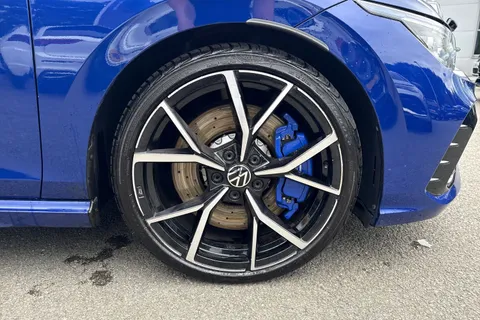 SJ73WFM Volkswagen Golf 2.0 TSI 4Motion DSG R | Heated Seats | Panoramic sunroof Thumbnail #10