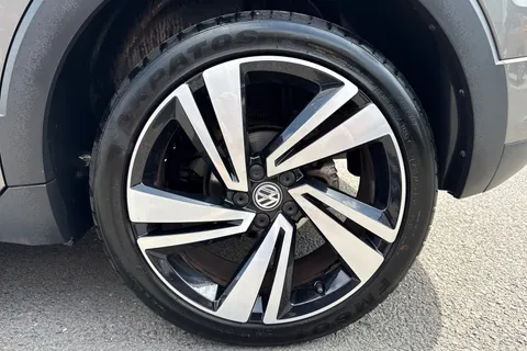 CY19NZV Volkswagen T-Cross 1.0 TSI 115 R-Line ⭐Climate control, Convenience pack, Discover Navigation Thumbnail #11