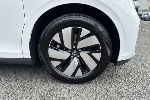 CX75HXL Volkswagen Id. Buzz Cargo Pro 79kWh Commerce Panel Van 5dr Electric Auto 4Motion (340 ps) Thumbnail #13