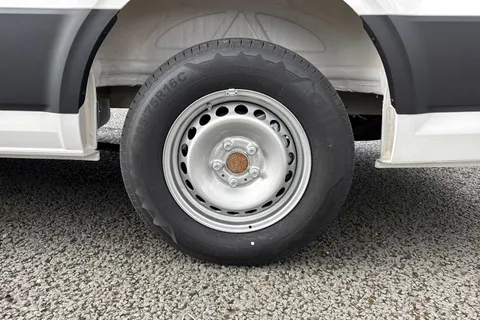 DA25GWE Volkswagen Crafter 2.0 TDI 140PS Commerce Plus High Roof Van Thumbnail #11