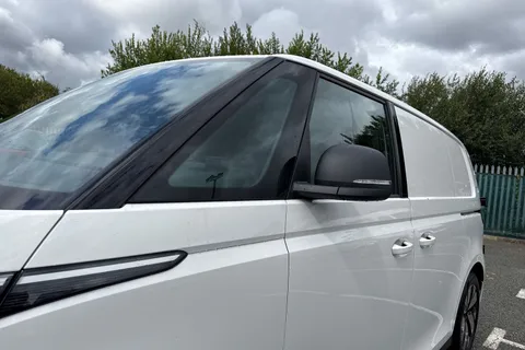 CX75HXL Volkswagen Id. Buzz Cargo Pro 79kWh Commerce Panel Van 5dr Electric Auto 4Motion (340 ps) Thumbnail #26