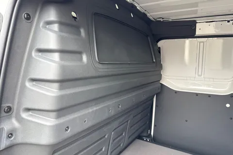 CX75HXL Volkswagen Id. Buzz Cargo Pro 79kWh Commerce Panel Van 5dr Electric Auto 4Motion (340 ps) Thumbnail #27