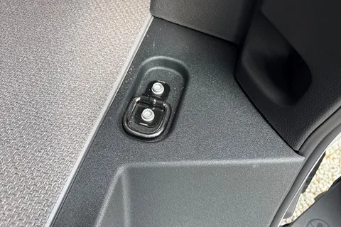 CX75HXL Volkswagen Id. Buzz Cargo Pro 79kWh Commerce Panel Van 5dr Electric Auto 4Motion (340 ps) Thumbnail #28