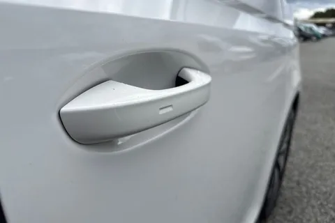 CX75HXL Volkswagen Id. Buzz Cargo Pro 79kWh Commerce Panel Van 5dr Electric Auto 4Motion (340 ps) Thumbnail #32