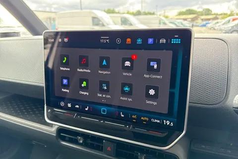 CX75HXL Volkswagen Id. Buzz Cargo Pro 79kWh Commerce Panel Van 5dr Electric Auto 4Motion (340 ps) Thumbnail #36