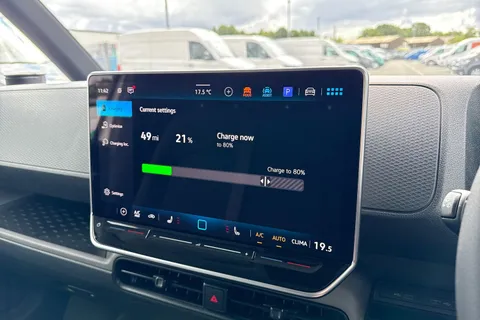 CX75HXL Volkswagen Id. Buzz Cargo Pro 79kWh Commerce Panel Van 5dr Electric Auto 4Motion (340 ps) Thumbnail #42