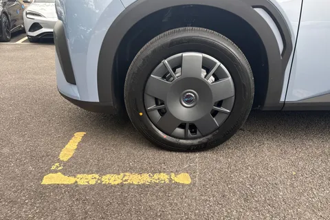 23 of 48 for BYD DOLPHIN SURF 65kW Active 30kWh 5dr Auto