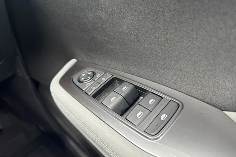 31 of 48 for BYD DOLPHIN SURF 65kW Active 30kWh 5dr Auto