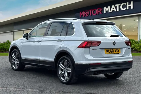MC68AXX Volkswagen Tiguan 2.0 TDI SEL DSG 4Motion Euro 6 (s/s) 5dr Thumbnail #3