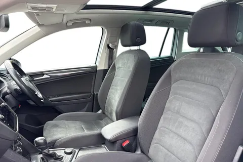 MC68AXX Volkswagen Tiguan 2.0 TDI SEL DSG 4Motion Euro 6 (s/s) 5dr Thumbnail #11