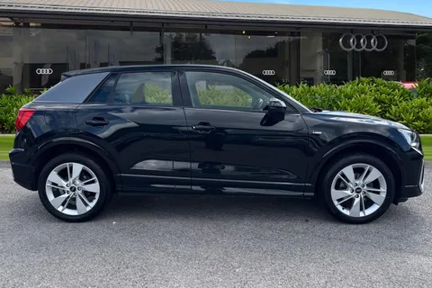 LO22BFE Audi Q2 S line 35 TFSI 150 PS S tronic Thumbnail #4