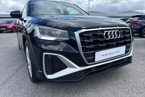 LO22BFE Audi Q2 S line 35 TFSI 150 PS S tronic Thumbnail #9