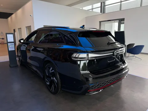  Volkswagen Id.7 GTX 86kWh Plus Tourer Auto 4Motion 5dr Thumbnail #3