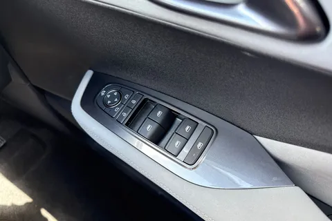 DH25LCJ BYD Dolphin Surf 43.2kWh Boost Auto 5dr Thumbnail #44