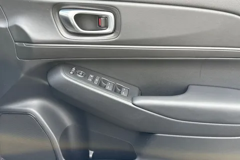 YY73SXW Honda HR-V 1.5 eHEV Elegance 5dr CVT Thumbnail #24