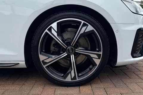 DE74FPN Audi A4 Avant Avant Black Edition 35 TDI 163 PS S tronic Thumbnail #10