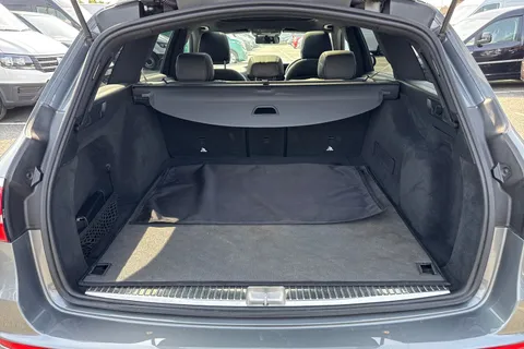 KM19RCX Mercedes-Benz E Class 4.0 E63 V8 BiTurbo AMG S SpdS MCT 4MATIC+ Euro 6 (s/s) 5dr Thumbnail #7