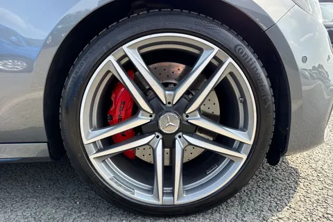 KM19RCX Mercedes-Benz E Class 4.0 E63 V8 BiTurbo AMG S SpdS MCT 4MATIC+ Euro 6 (s/s) 5dr Thumbnail #10