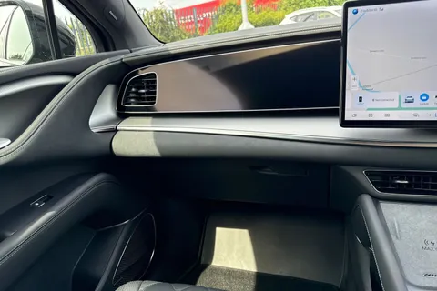 DG25RBU BYD Sealion 7 82.5kWh Design Auto AWD 5dr Thumbnail #15