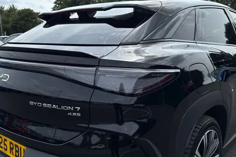 DG25RBU BYD Sealion 7 82.5kWh Design Auto AWD 5dr Thumbnail #16