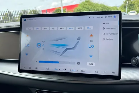 DG25RBU BYD Sealion 7 82.5kWh Design Auto AWD 5dr Thumbnail #19