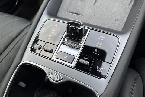 DG25RBU BYD Sealion 7 82.5kWh Design Auto AWD 5dr Thumbnail #20