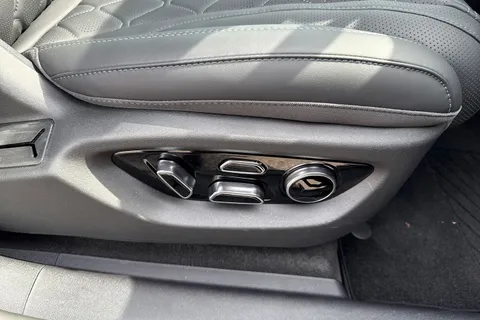 DG25RBU BYD Sealion 7 82.5kWh Design Auto AWD 5dr Thumbnail #39