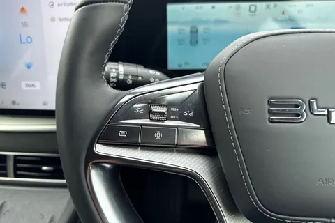 DG25RBU BYD Sealion 7 82.5kWh Design Auto AWD 5dr Thumbnail #43