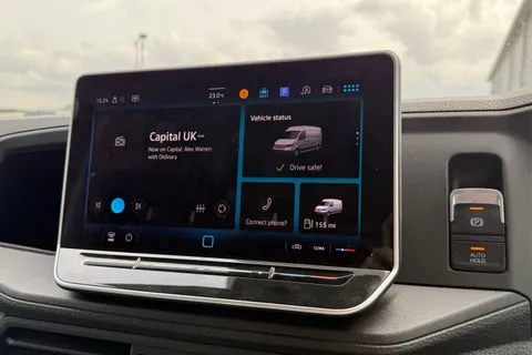 DG74ECX Volkswagen Crafter 2.0 TDI 140PS Commerce Plus High Roof Van Thumbnail #18